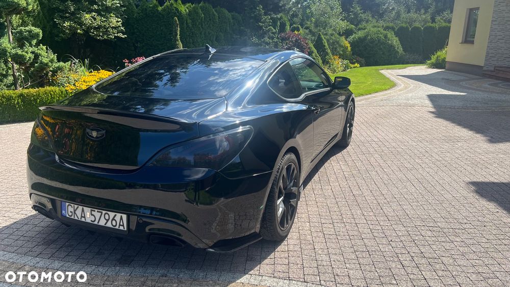 Hyundai Genesis Coupe - 4