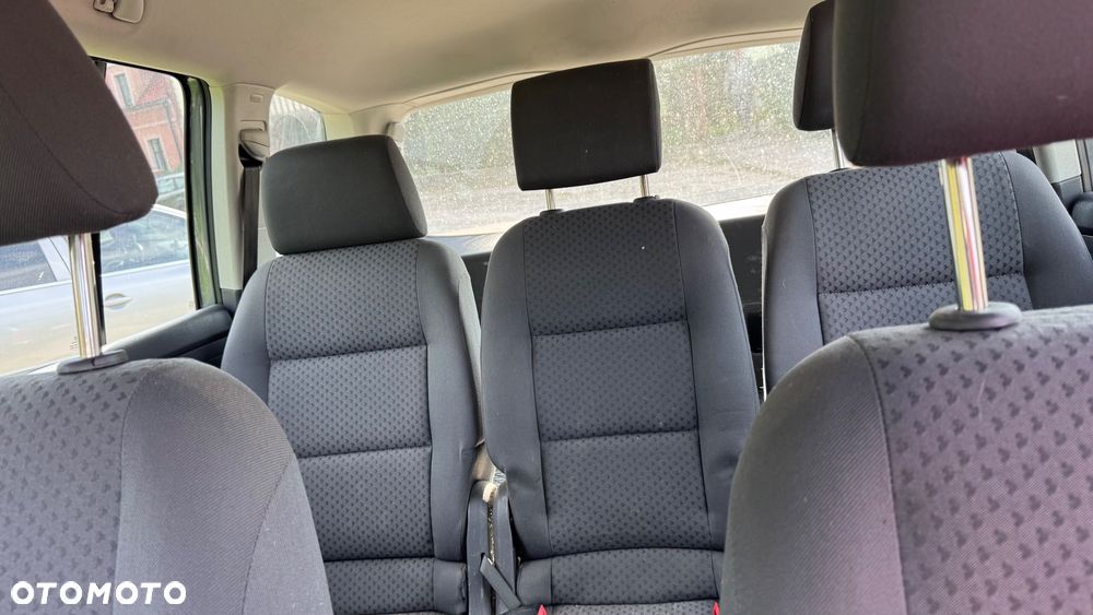 Volkswagen Touran 1.9 TDI Basis DSG - 11