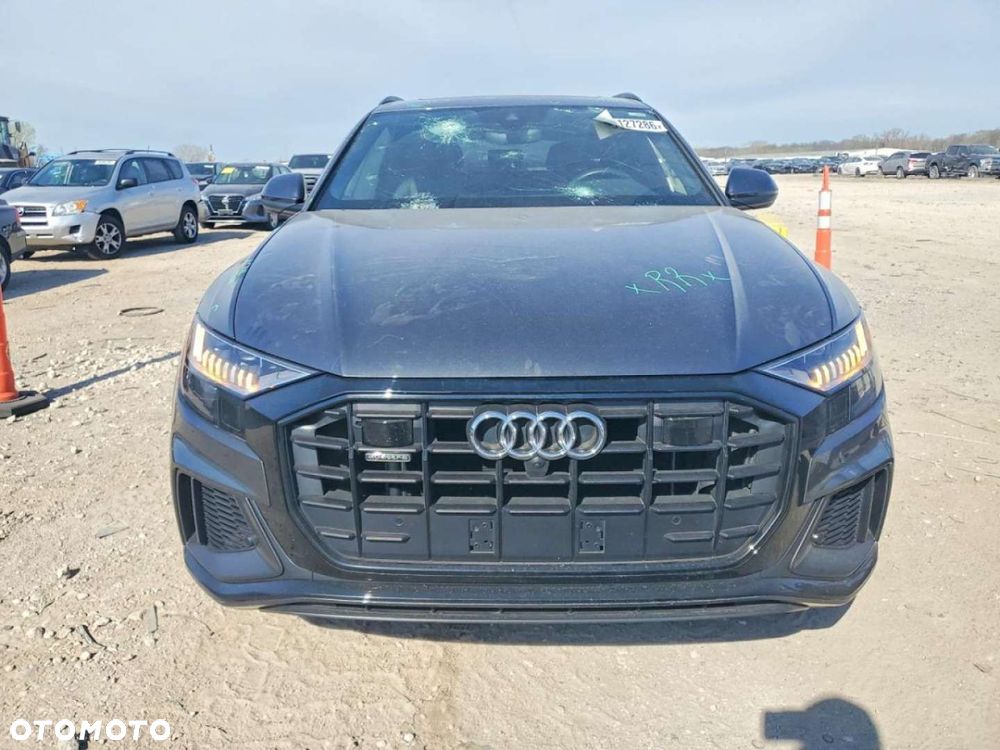 Audi Q8 - 6