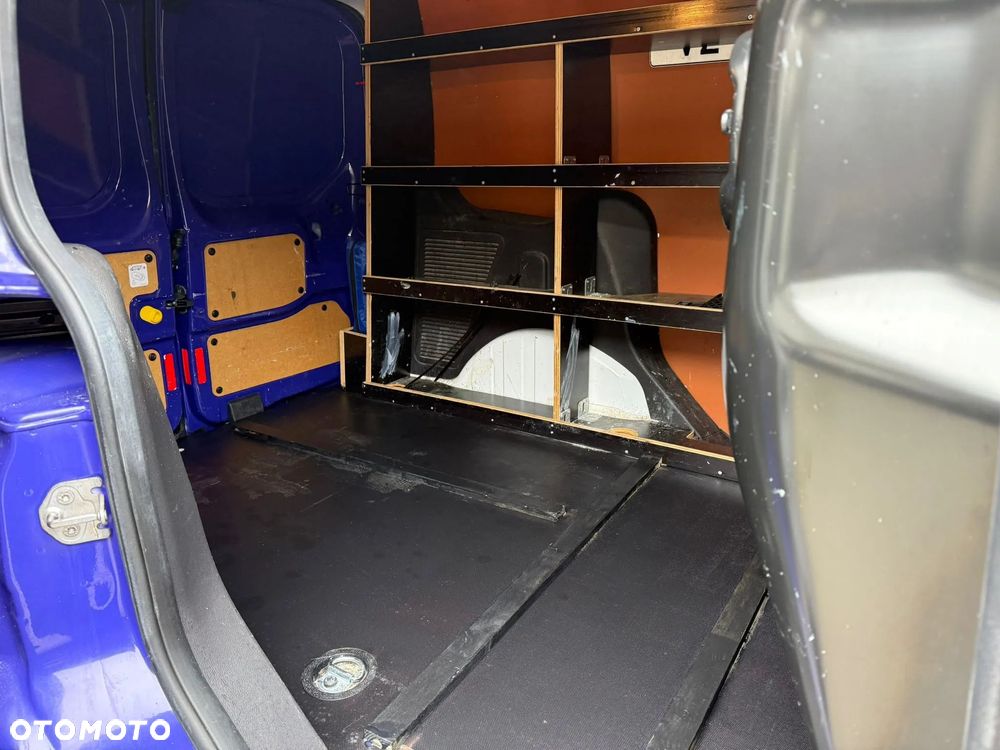Ford Transit Connect - 19