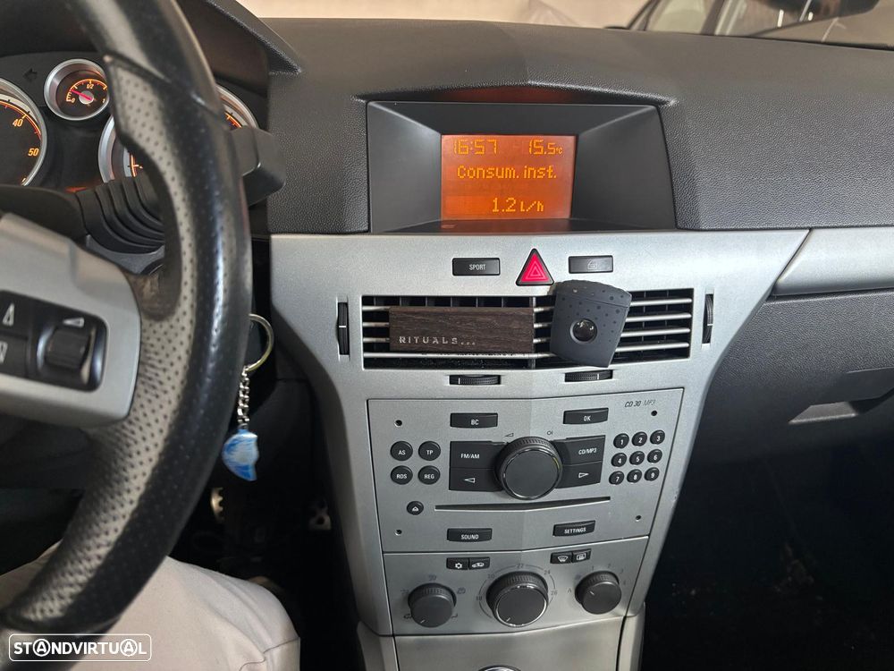 Opel Astra GTC 1.9 CDTI - 5