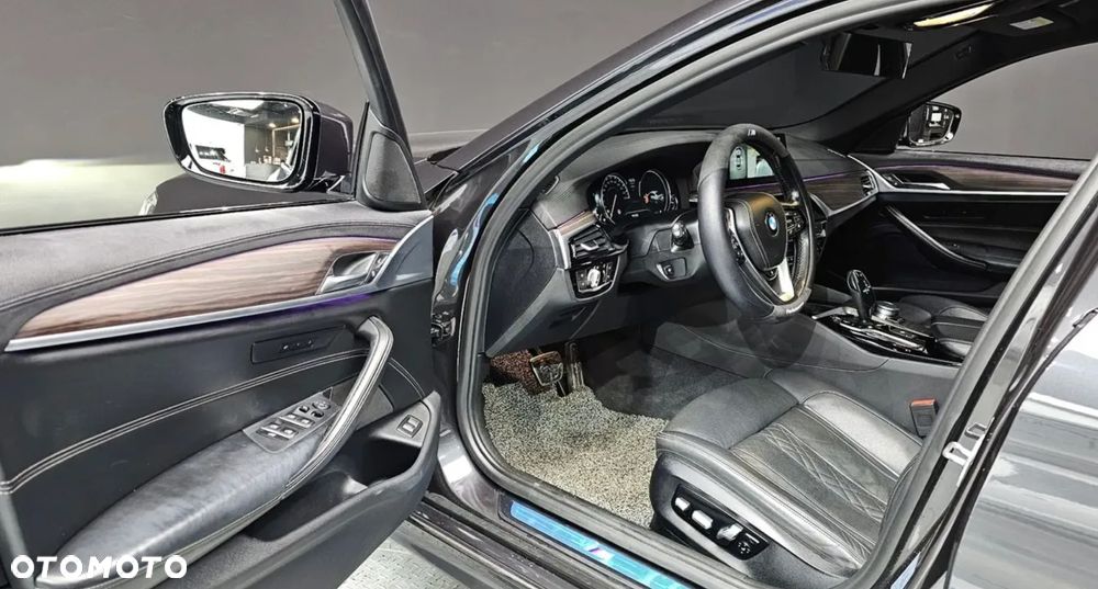BMW Seria 5 530i Luxury Line - 6