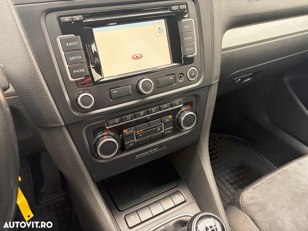 Volkswagen Golf 1.6 TDI DPF BlueMotion Technology Highline - 16