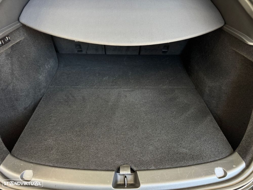 Tesla Model Y Tração Traseira - 47