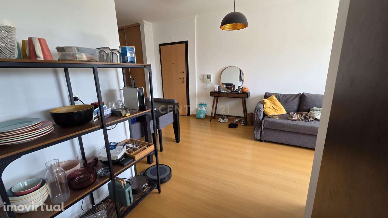 T2 para arrendamento na torre da Marinha - Grande imagem: 3/17