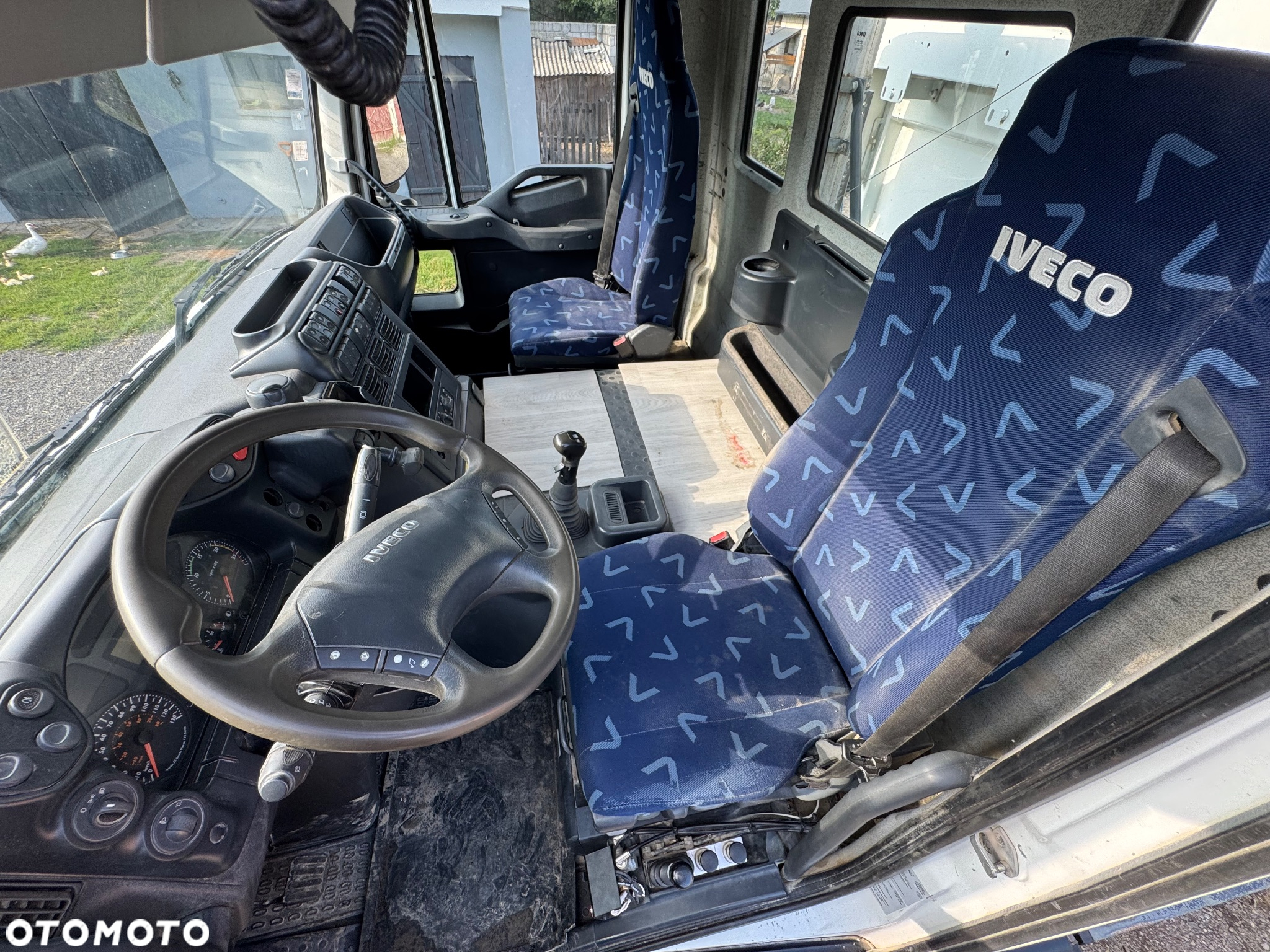 Iveco Trakker 6x4 wywrotka Super Stan - 6