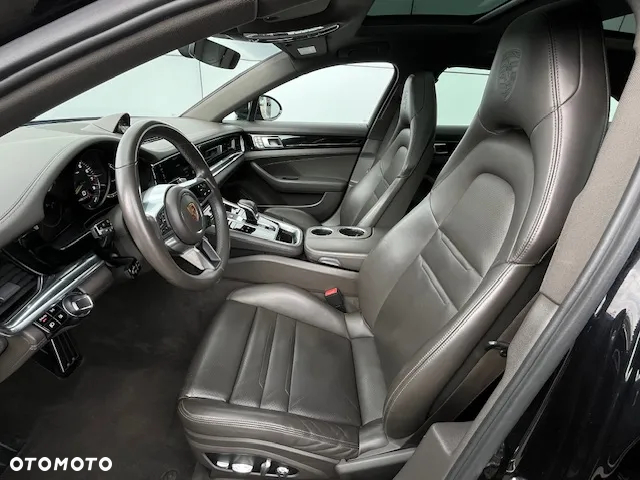 Porsche Panamera 4 e-Hybrid Sport Turismo 10 Years Edition - 17
