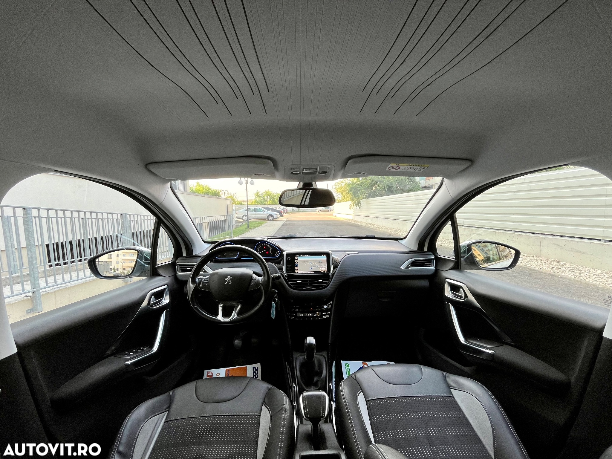 Peugeot 2008 - 12