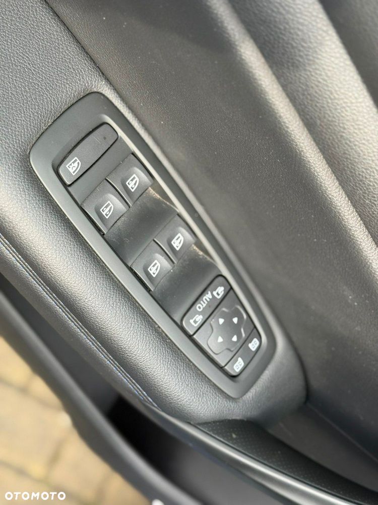 Renault Megane TCe 140 GPF GT LINE - 16