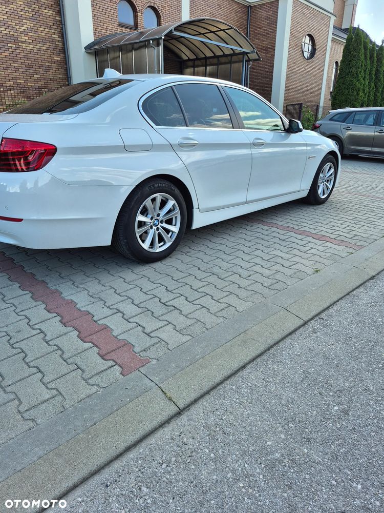 BMW Seria 5 528i xDrive - 8