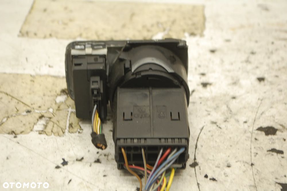 PRZEŁĄCZNIK ŚWIATEŁ 8L1941531H AUDI A3 8L - 5