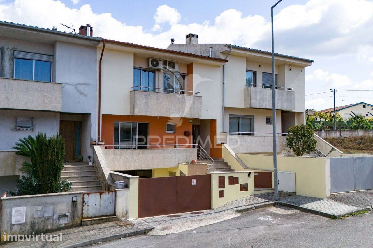 Moradia T3 em Palmeira - Grande imagem: 2/34