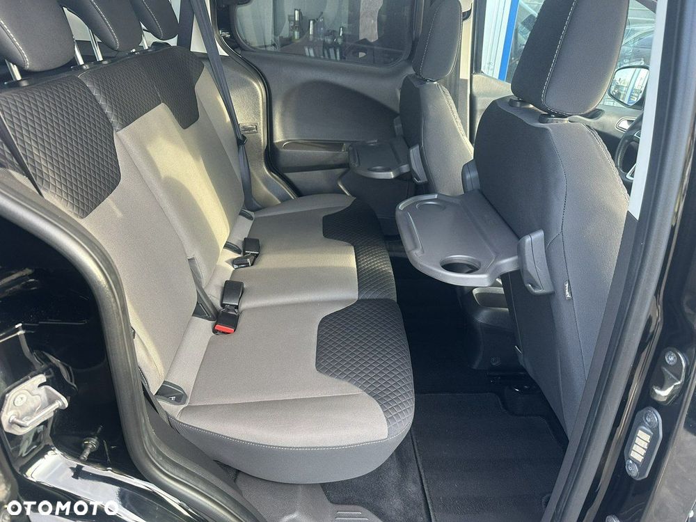 Ford Tourneo Courier - 10