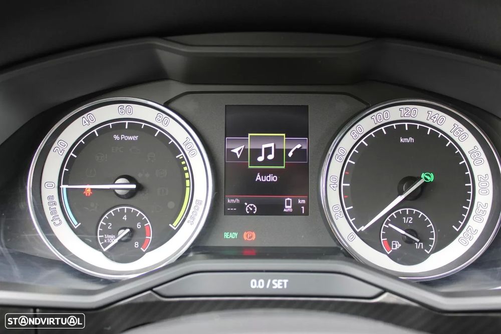 Skoda Superb 1.4 TSI iV Sportline DSG - 32
