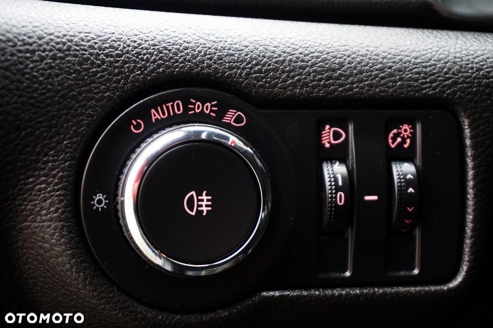 Opel Astra 1.4 Turbo Cosmo - 28