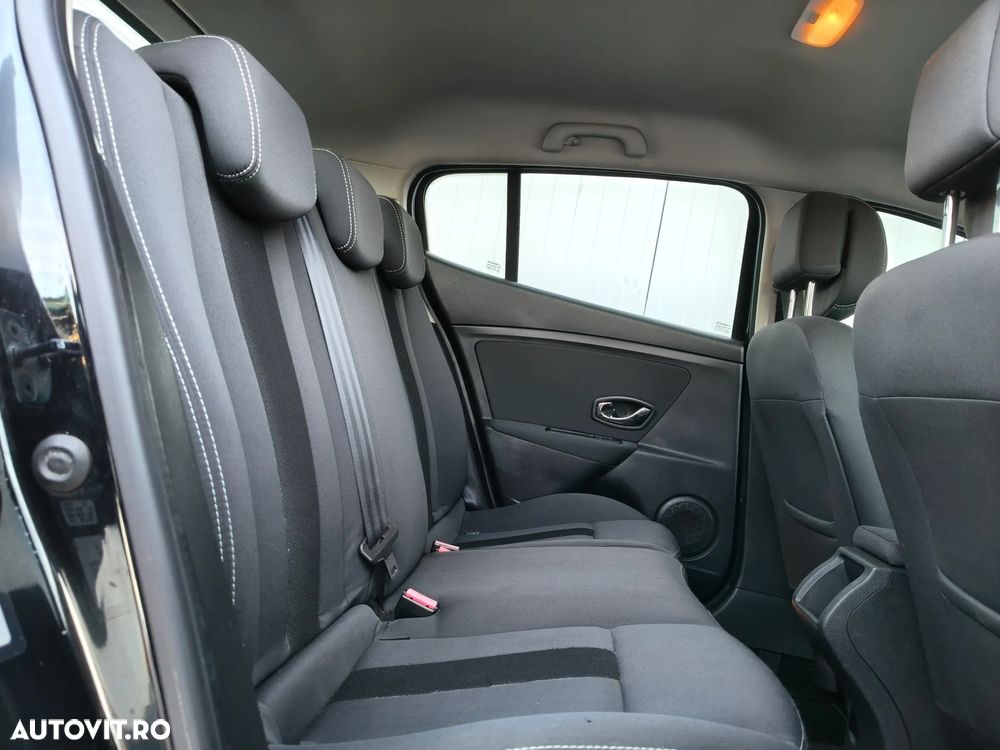 Renault Megane Grandtour TCe 130 BOSE Edition - 19