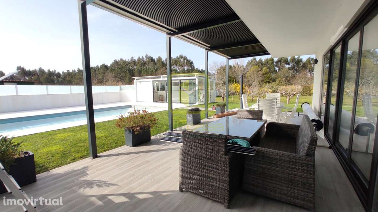 Propriedade de Luxo com Piscina e Amplo Terreno Privativo - Grande imagem: 3/44