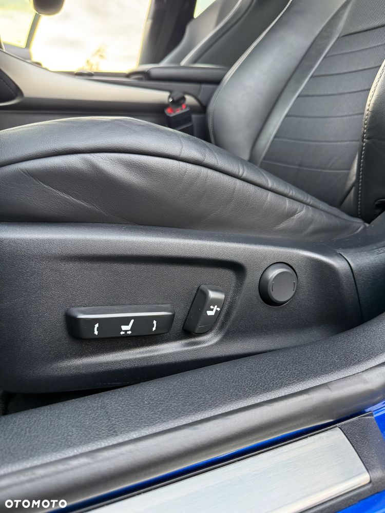 Lexus IS 200t / 300 F Sport - 18