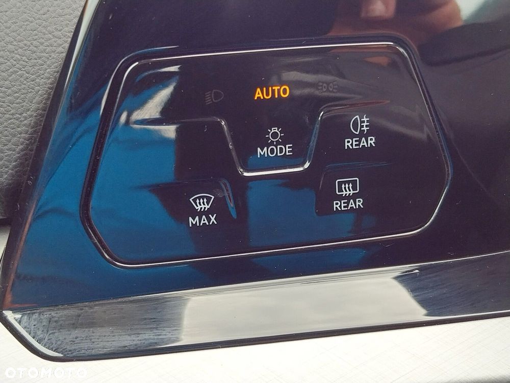 Volkswagen Golf - 16