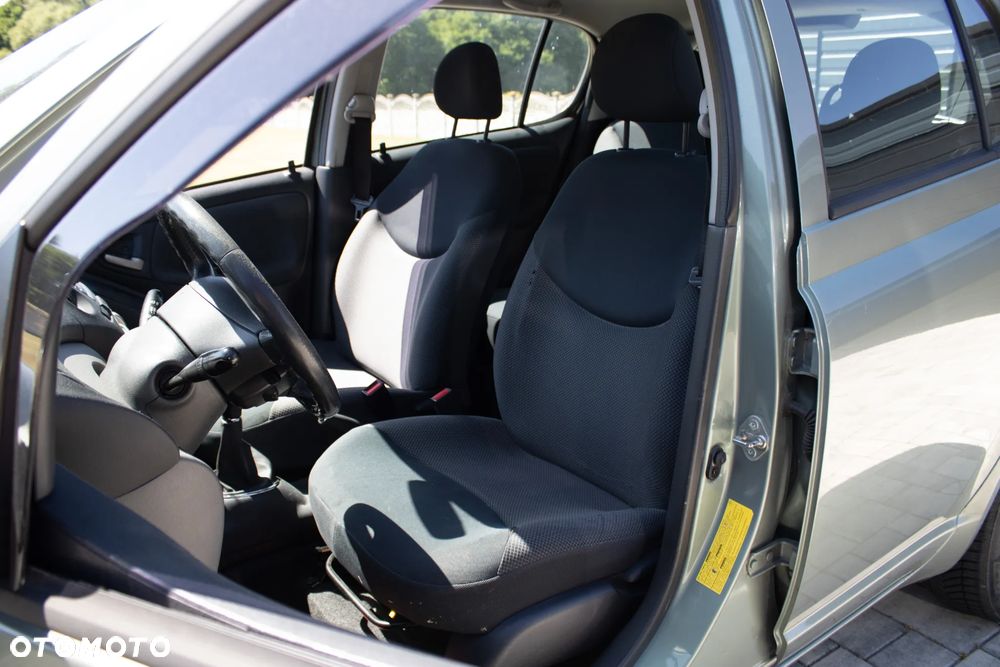 Toyota Yaris 1.3 Sol - 16