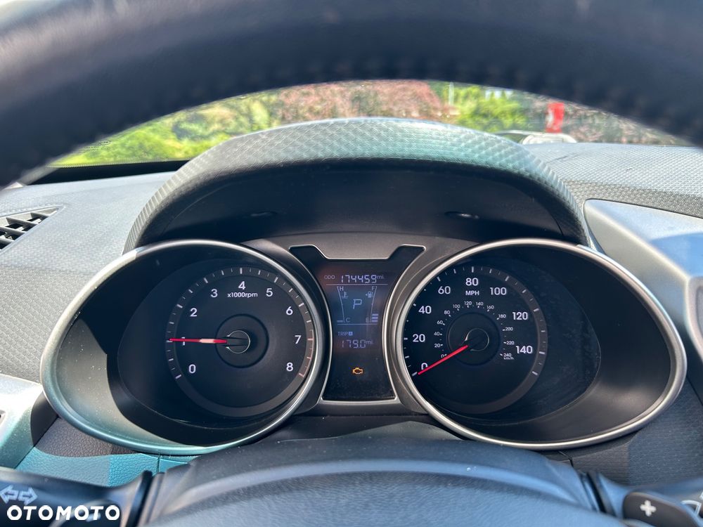 Hyundai Veloster 1.6 GDI Comfort - 23