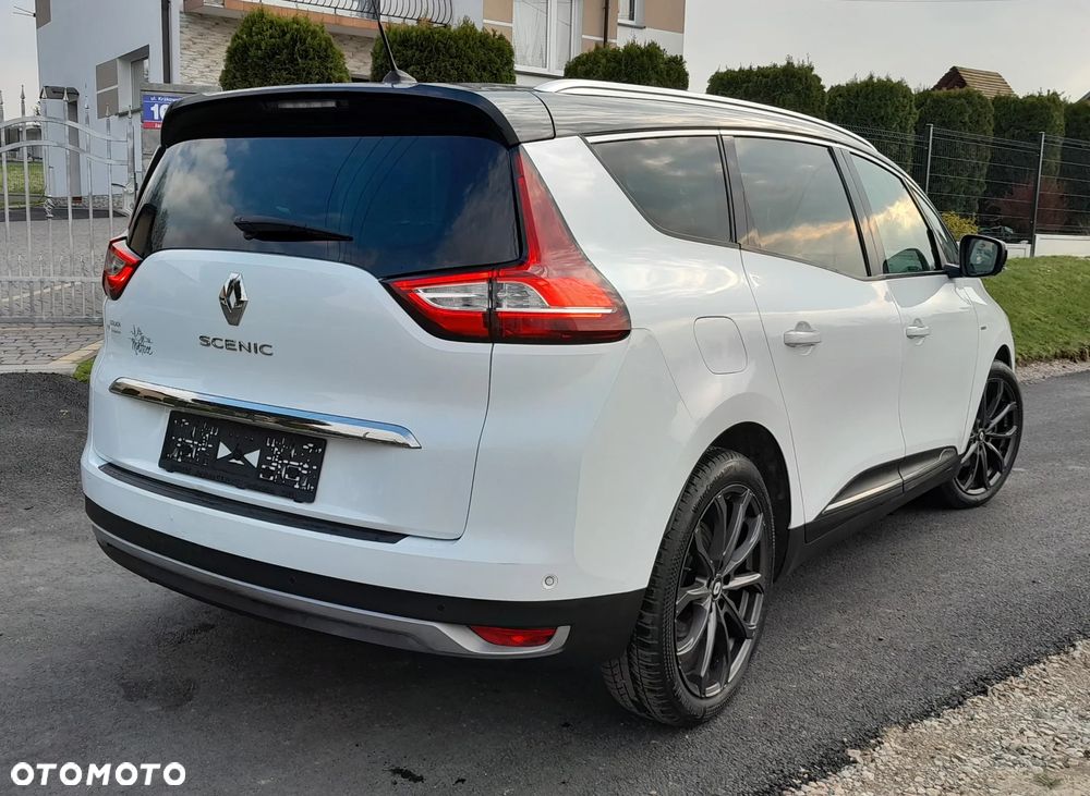 Renault Grand Scenic - 16