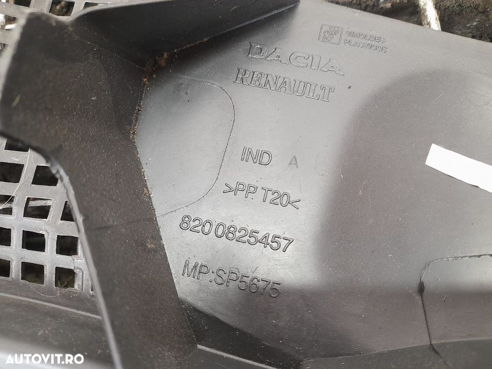 Grila stergator parbriz stanga  8200825457 Dacia Duster 1 [2010 - 201 - 2