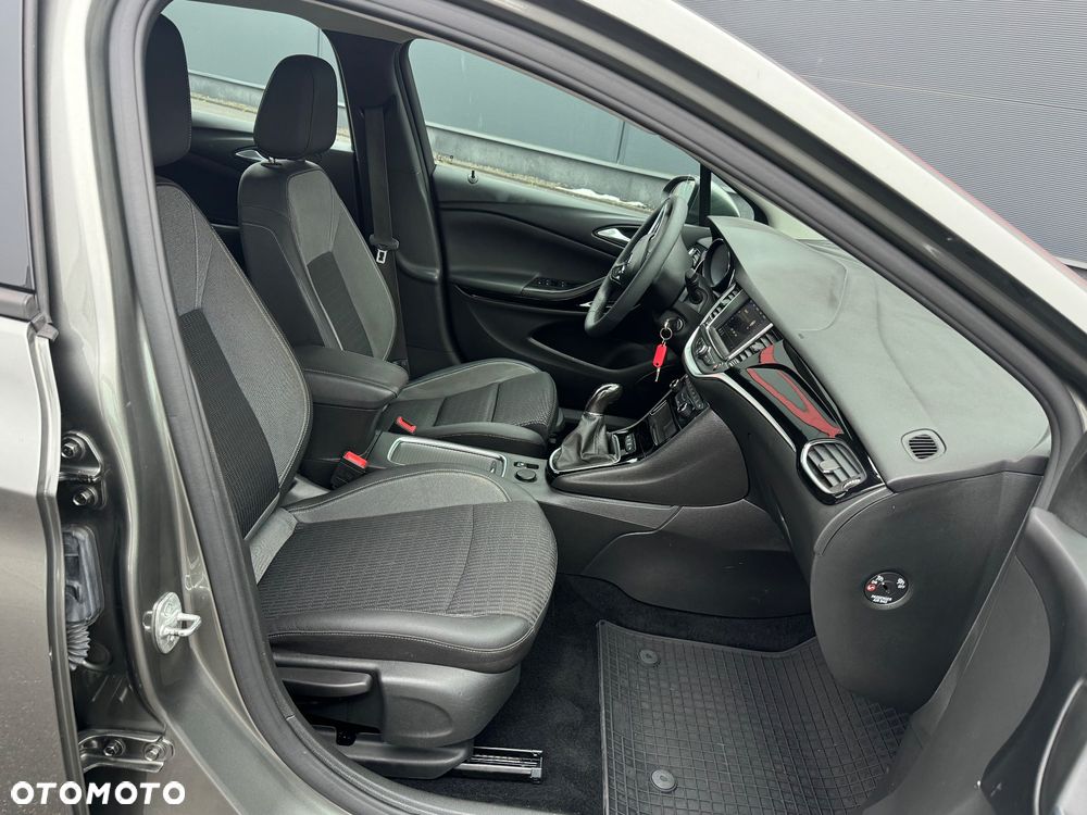 Opel Astra 1.2 T Edition S&S - 9