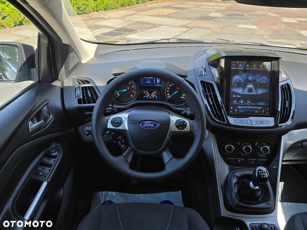 Ford Kuga 1.6 EcoBoost 2x4 Titanium - 31