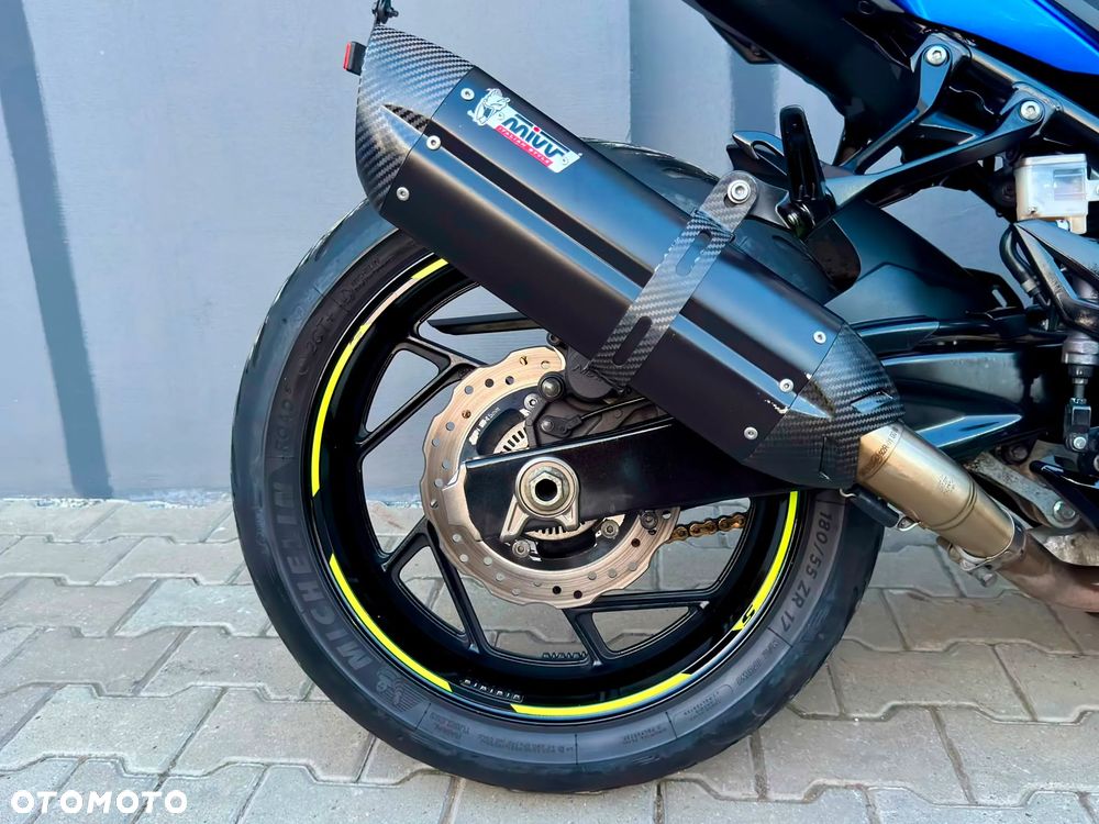 Suzuki GSX - 13