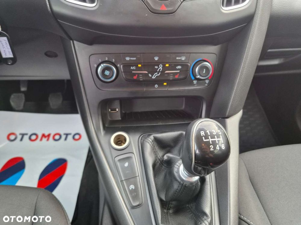 Ford Focus - 32