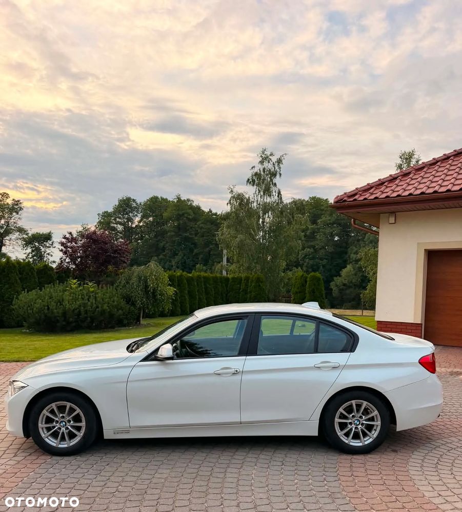 BMW Seria 3 320i - 3