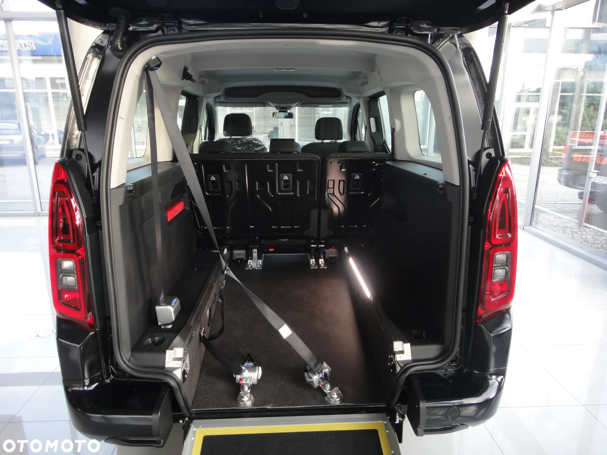 Toyota Proace City Verso 1.2 D-4T Combi - 5