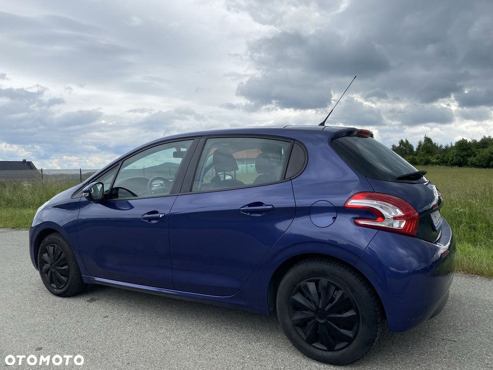 Peugeot 208 - 4