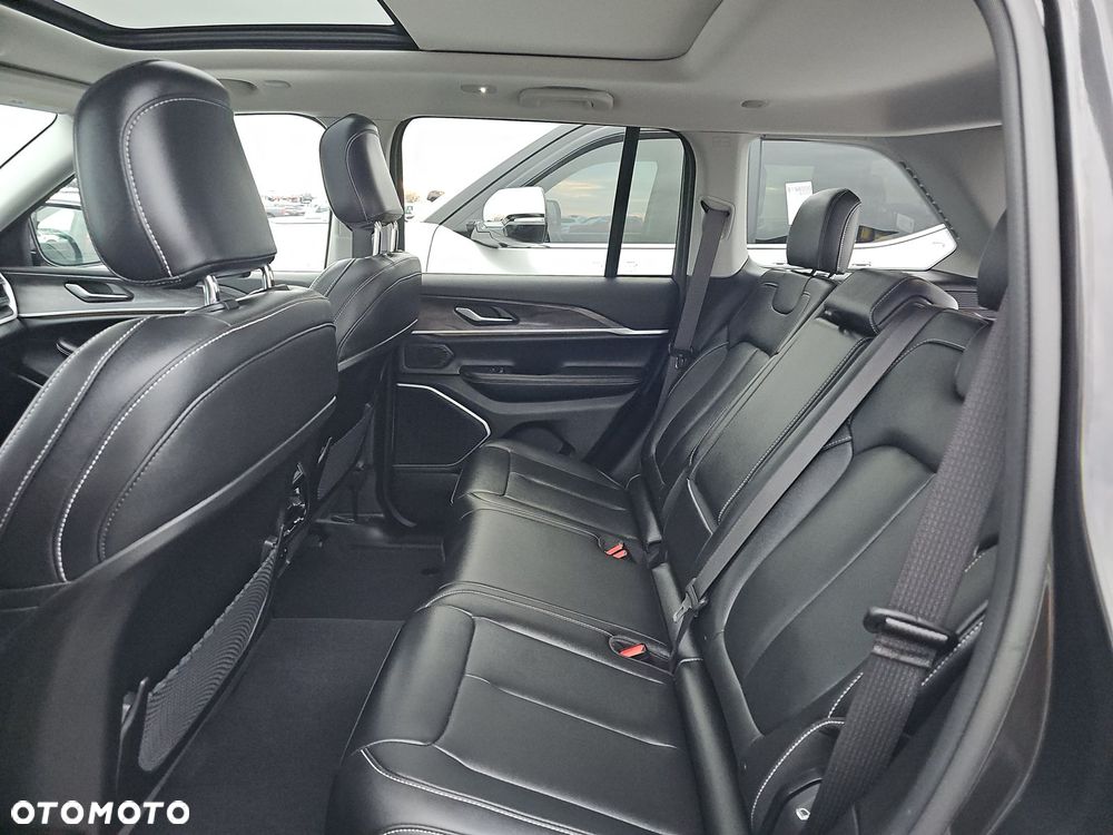 Jeep Grand Cherokee - 15