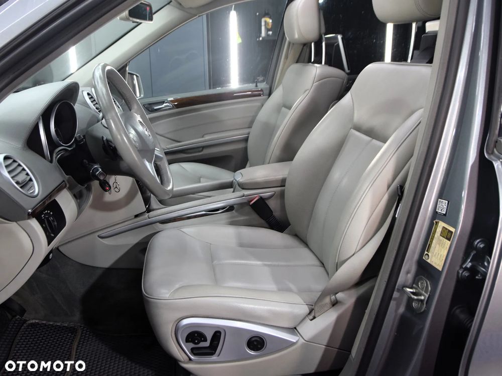 Mercedes-Benz GL - 9