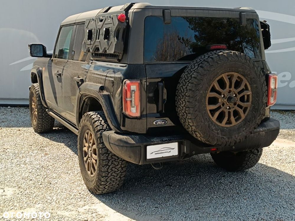 Ford Bronco - 15