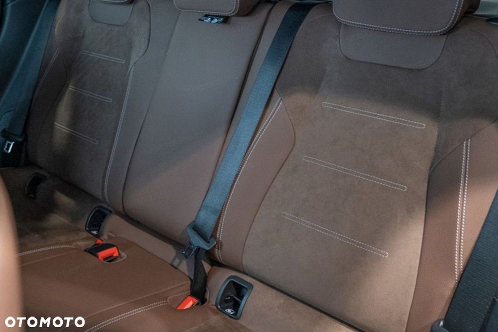 Mercedes-Benz GLA 200 AMG Line - 17