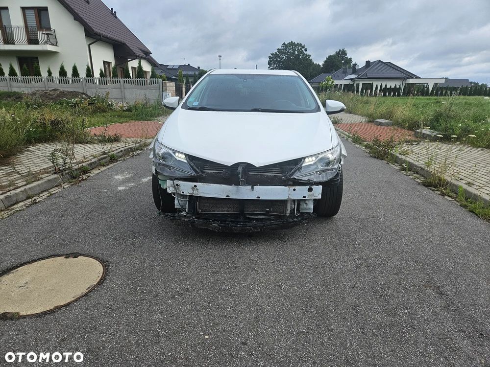 Toyota Auris 2.0 D-4D Comfort - 4