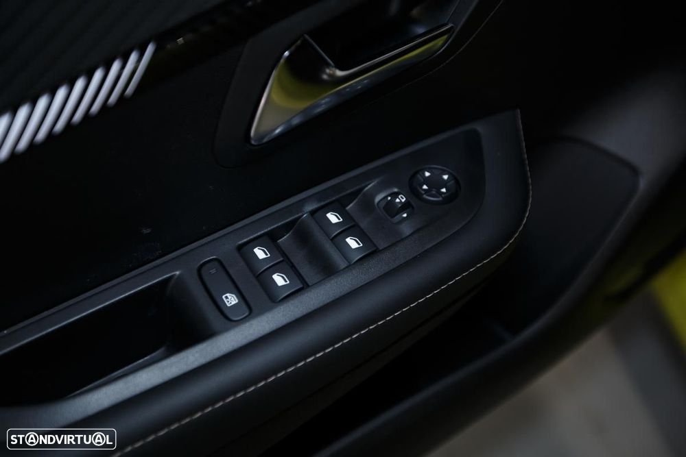 Peugeot e-208 Style - 14