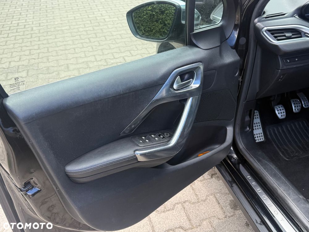 Peugeot 2008 1.6 e-HDi Allure S&S - 16