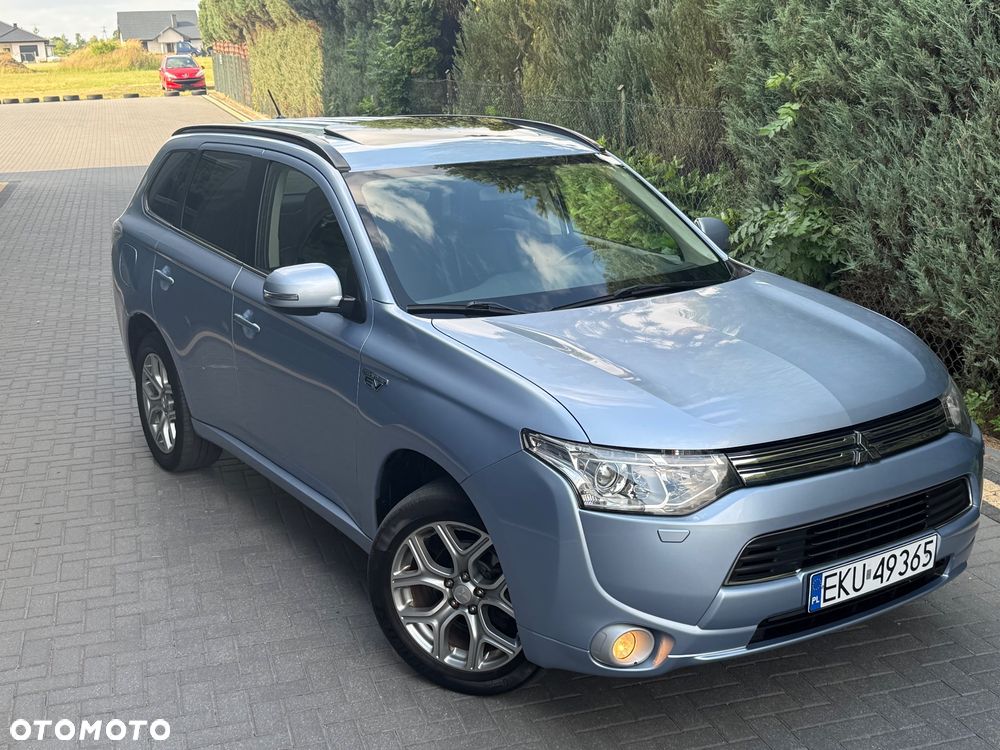 Mitsubishi Outlander 2.0 4WD Top - 12