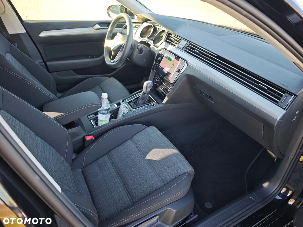 Volkswagen Passat - 22