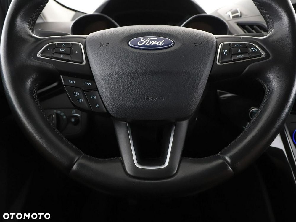 Ford Kuga 1.5 EcoBoost 2x4 Titanium - 22