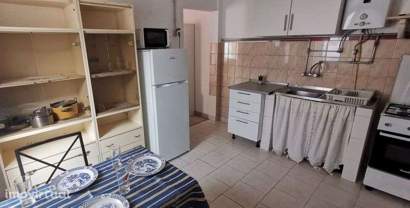 Arrendo T0 (senhora ou casal sem filhos) - Grande imagem: 2/8