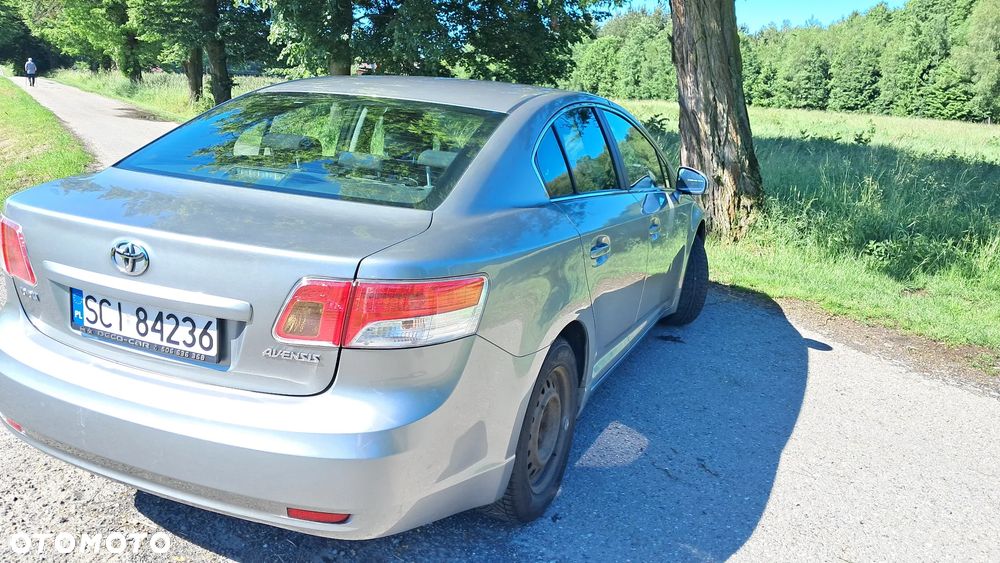 Toyota Avensis 1.8 Comfort - 4