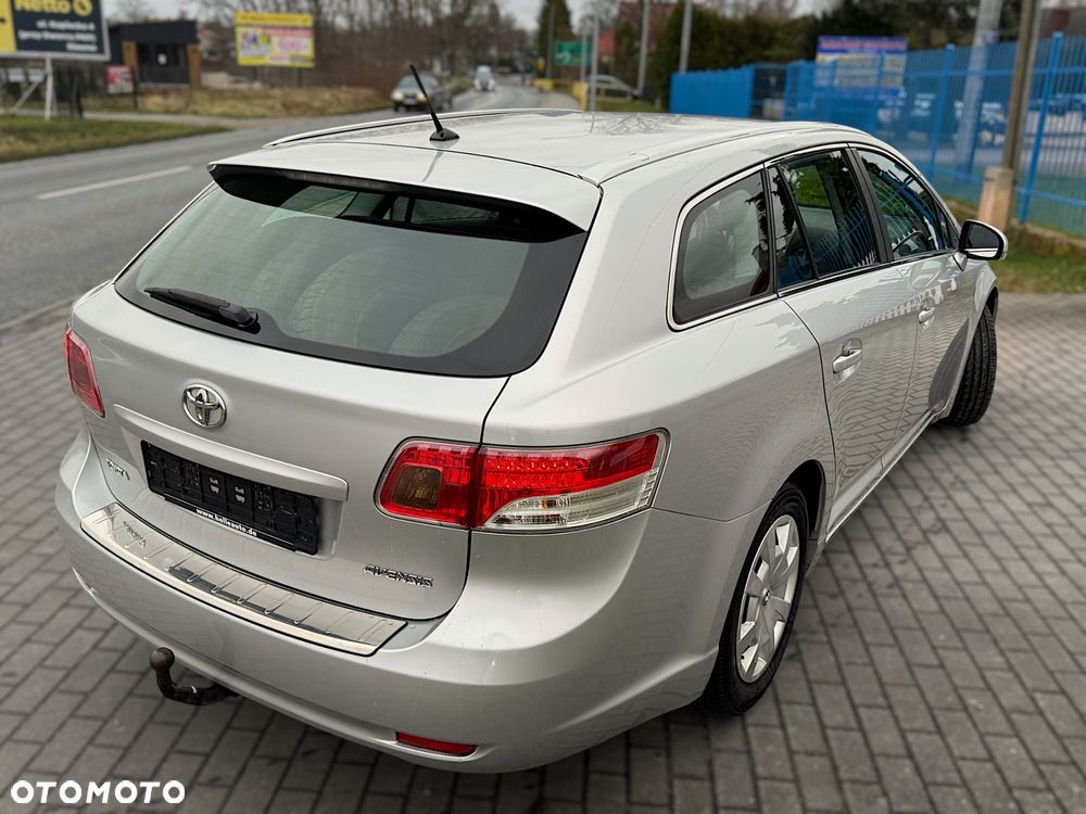 Toyota Avensis - 19