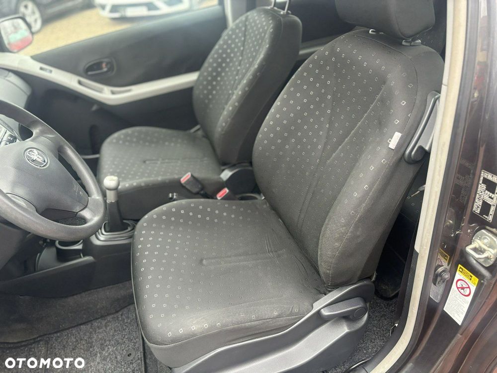 Toyota Yaris 1.3 VVT-i Cool - 16