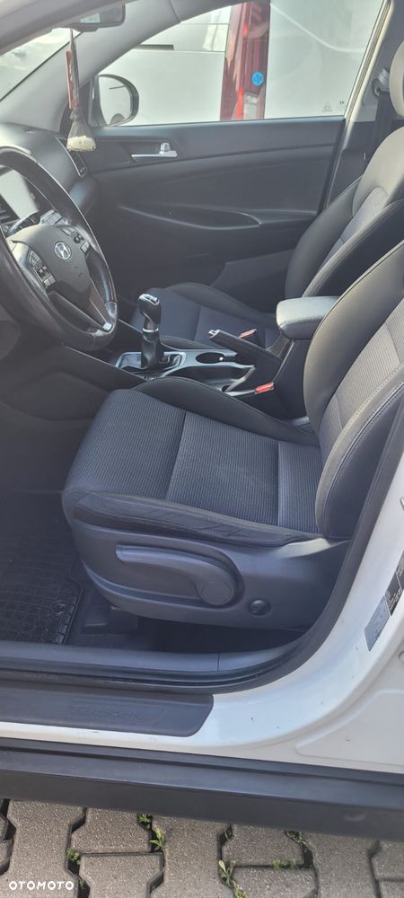 Hyundai Tucson 1.6 GDI BlueDrive Comfort 2WD - 17