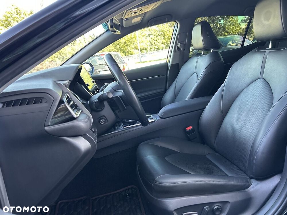 Toyota Camry 2.5 Hybrid Executive CVT - 10